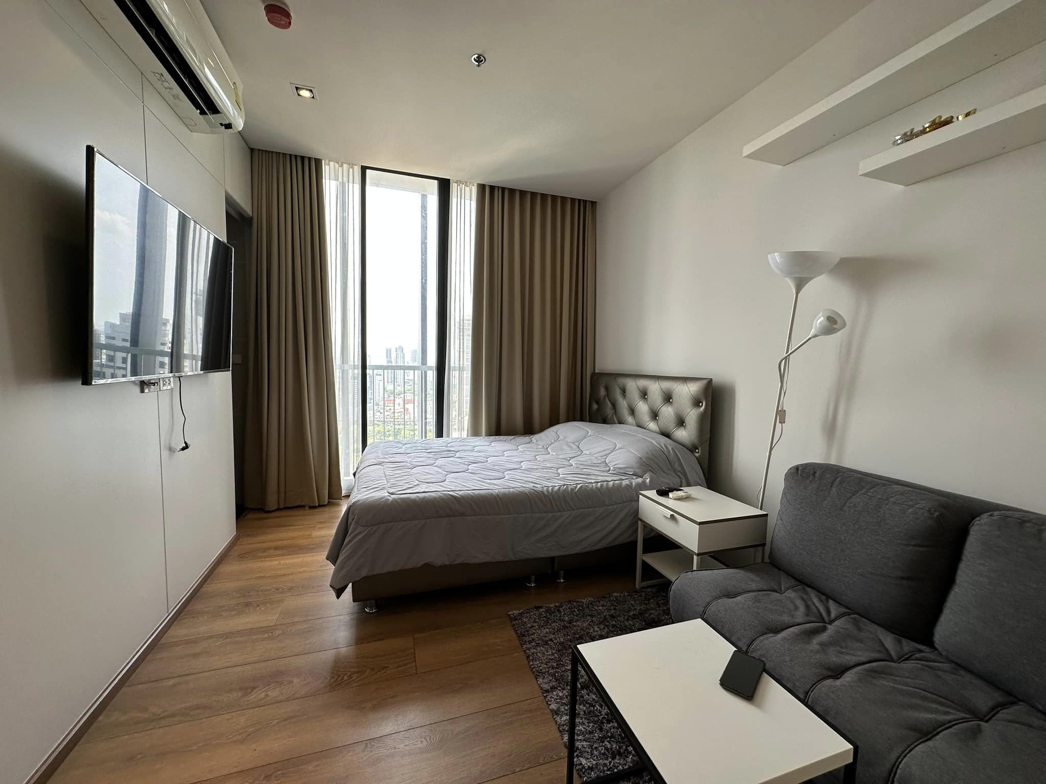 Park Origin Phrom Phong - Image 1