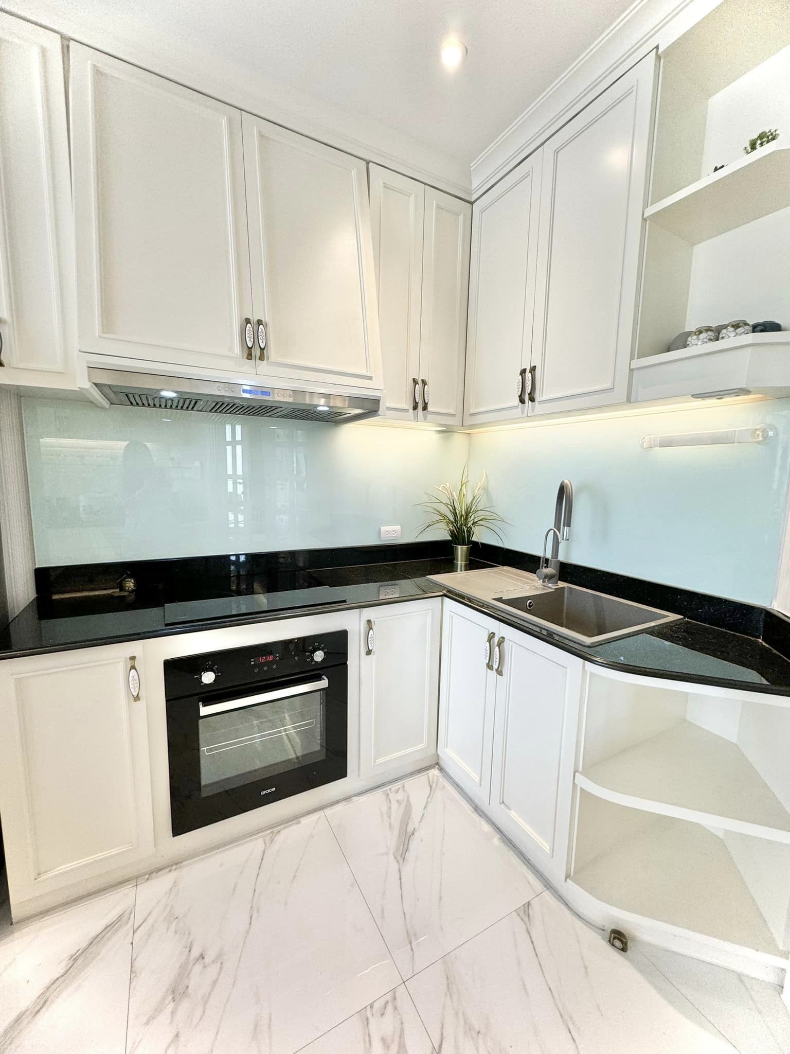 2 Bedroom Condo For Sale in Khlong Tan, Khlong Toei, Bangkok - Image 5