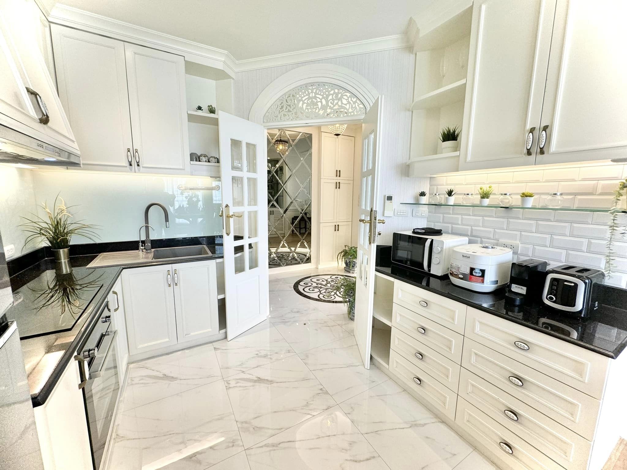2 Bedroom Condo For Sale in Khlong Tan, Khlong Toei, Bangkok - Image 4