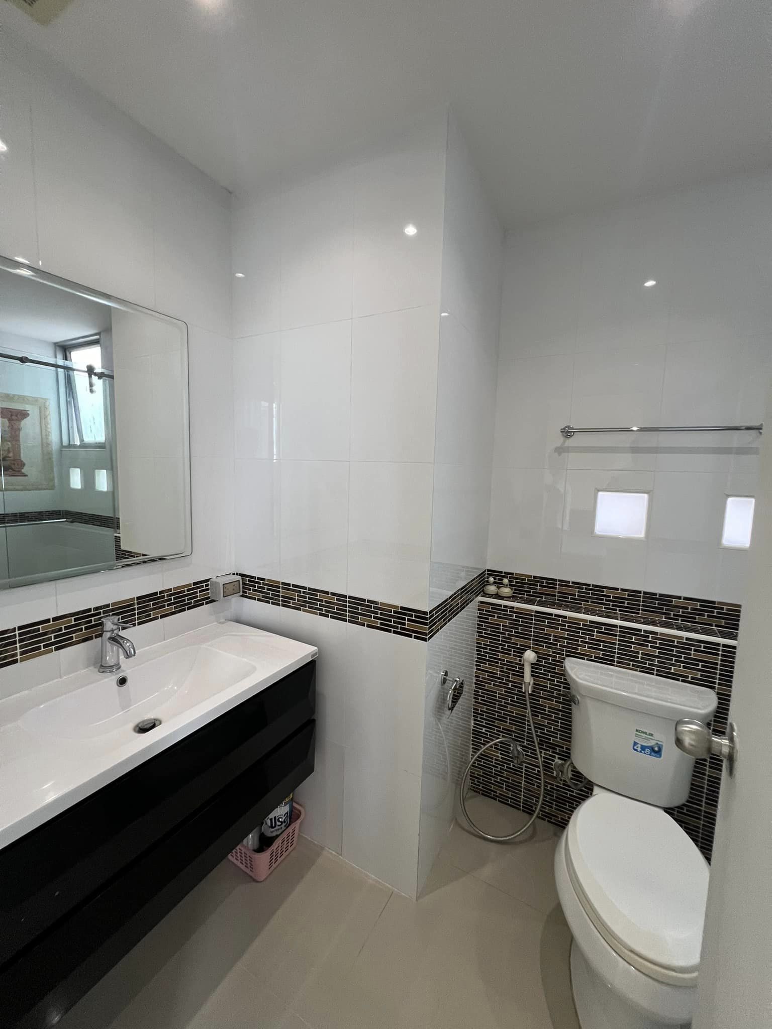 Pathumwan Resort - Image 4