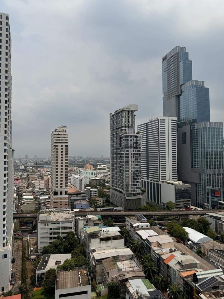 Pathumwan Resort - Image 7