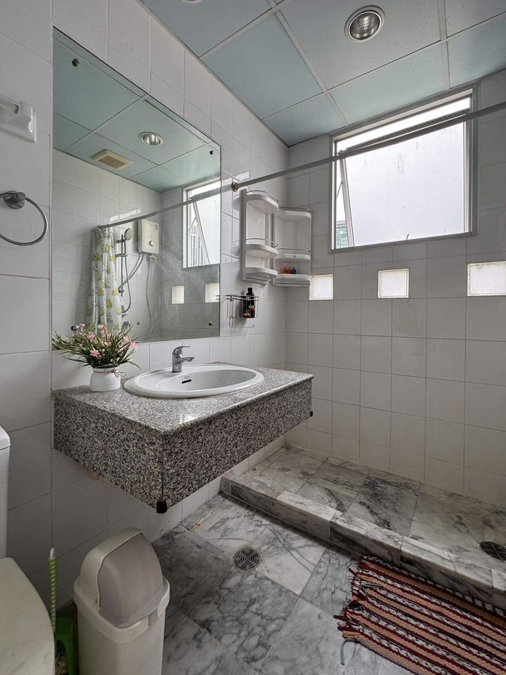 Pathumwan Resort - Image 8
