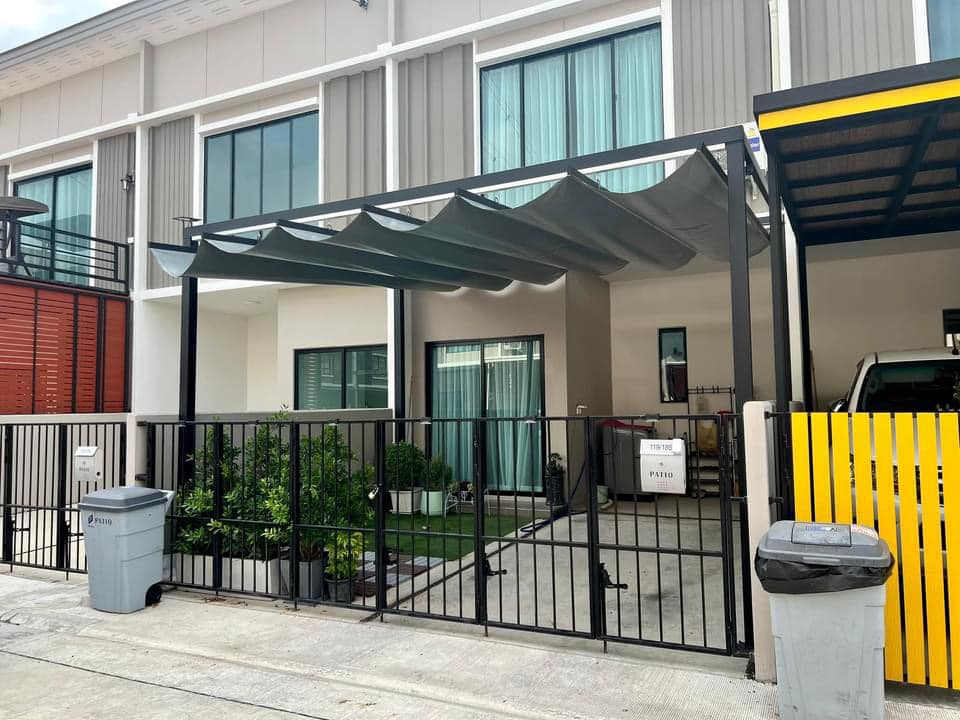 3 Bedroom Townhouse For Sale in Racha Thewa, Bang Phli, Samut Prakan - Image 1