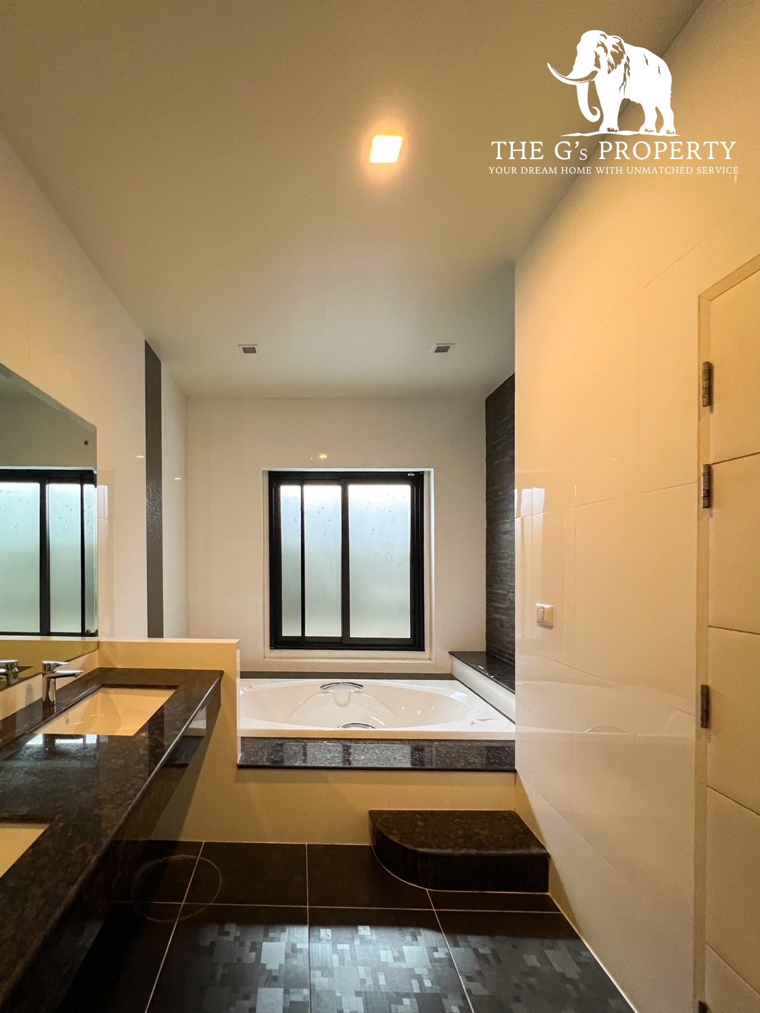 5 Bedroom House For Sale in Saphan Sung, Saphan Sung, Bangkok - Image 15