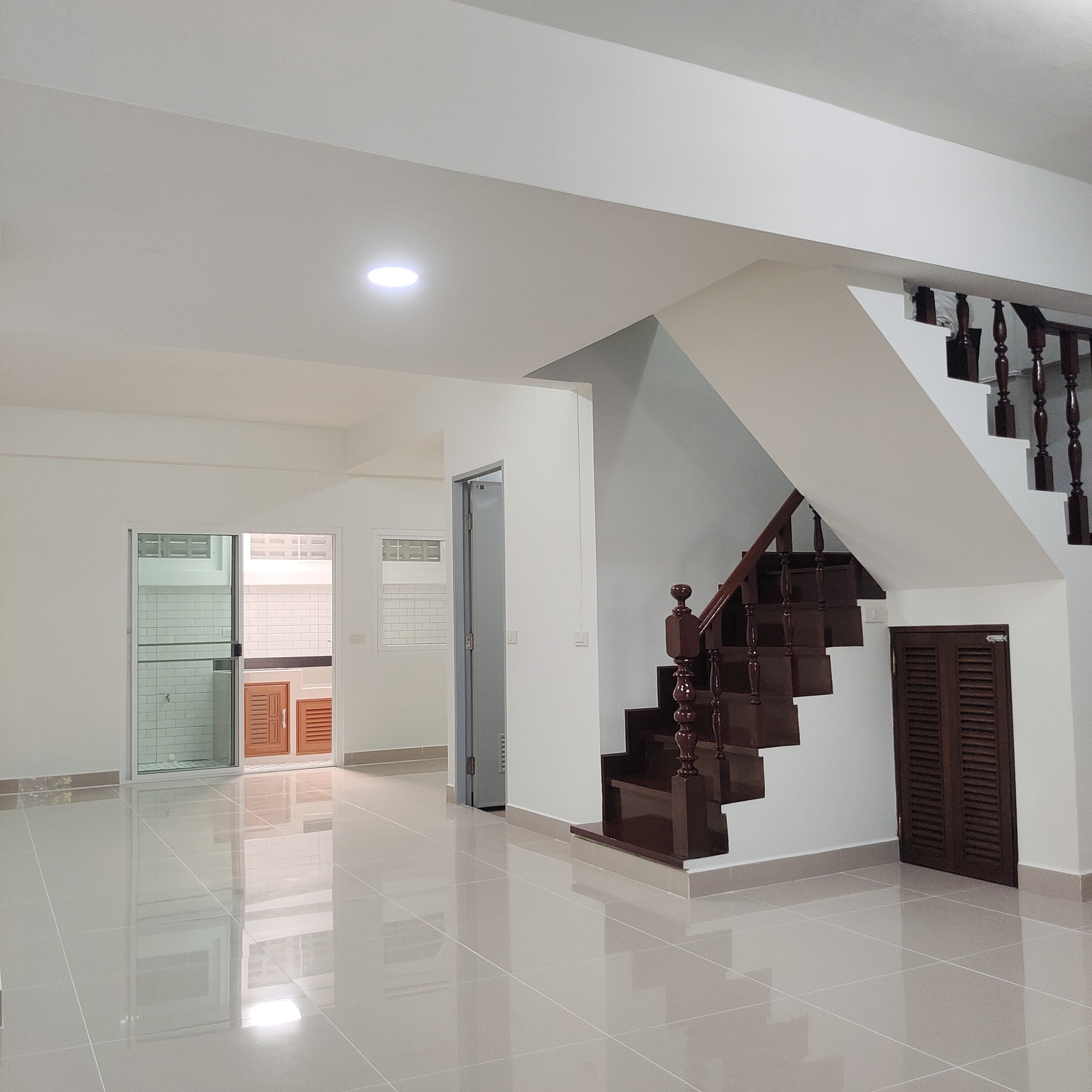 หมู่บ้านไพโรจน์ - Image 2