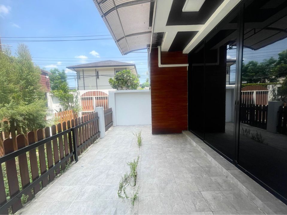 3 Bedroom Townhouse For Sale in Prawet, Prawet, Bangkok - Image 12