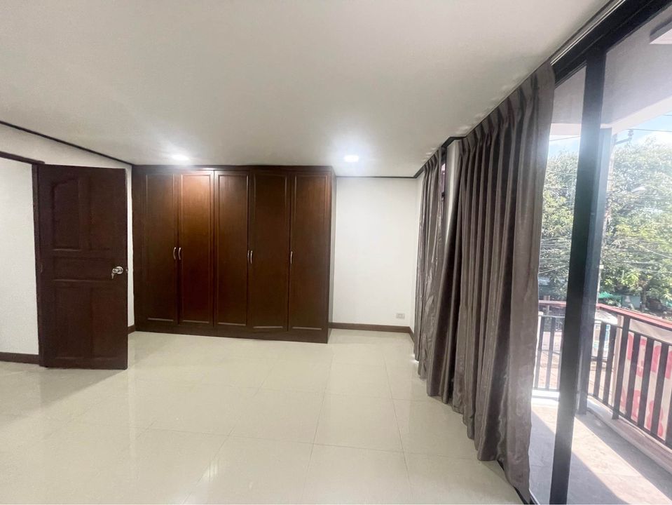 3 Bedroom Townhouse For Sale in Prawet, Prawet, Bangkok - Image 8