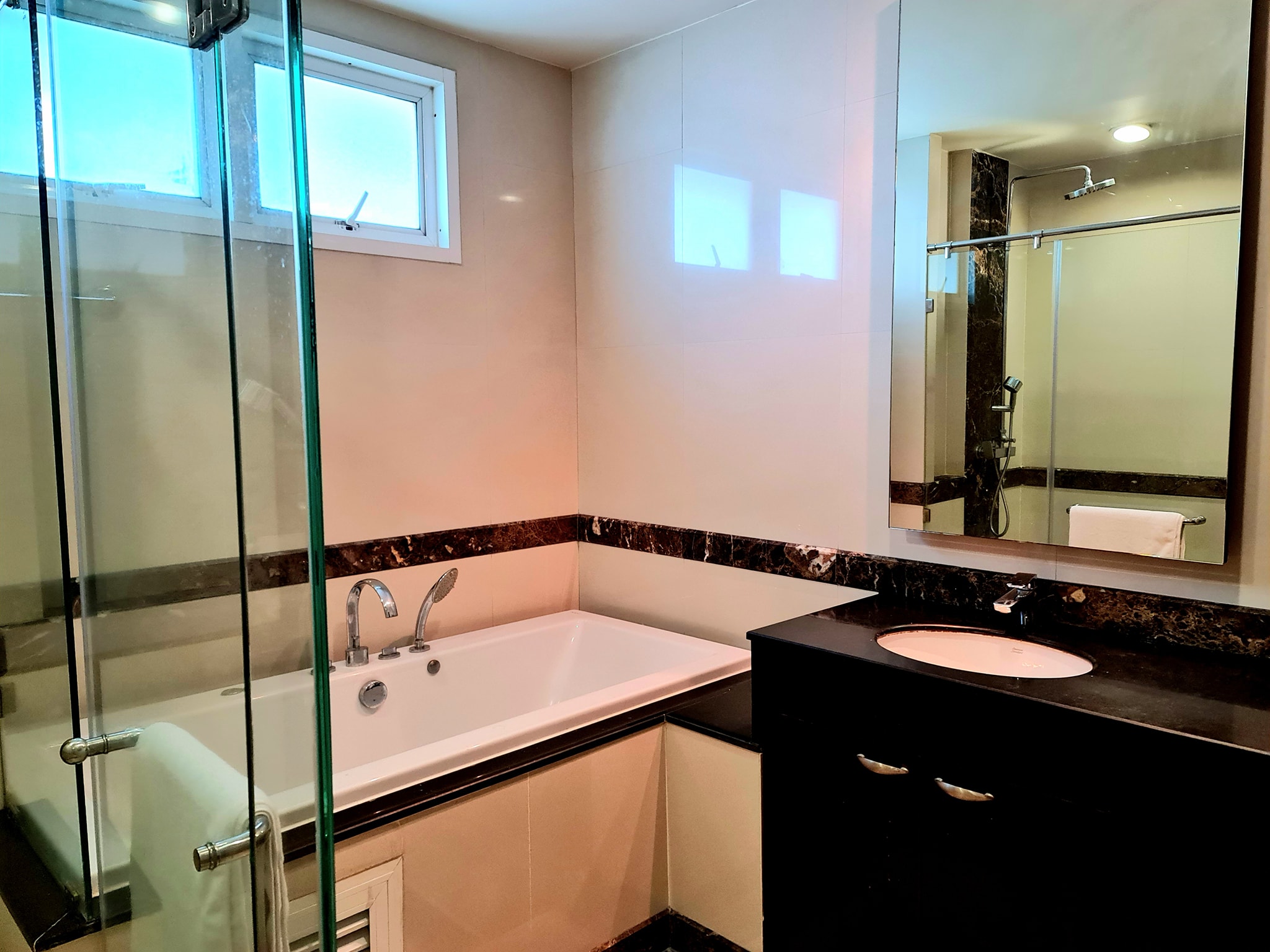 Piyathip Place Serviced Apartment - Image 5