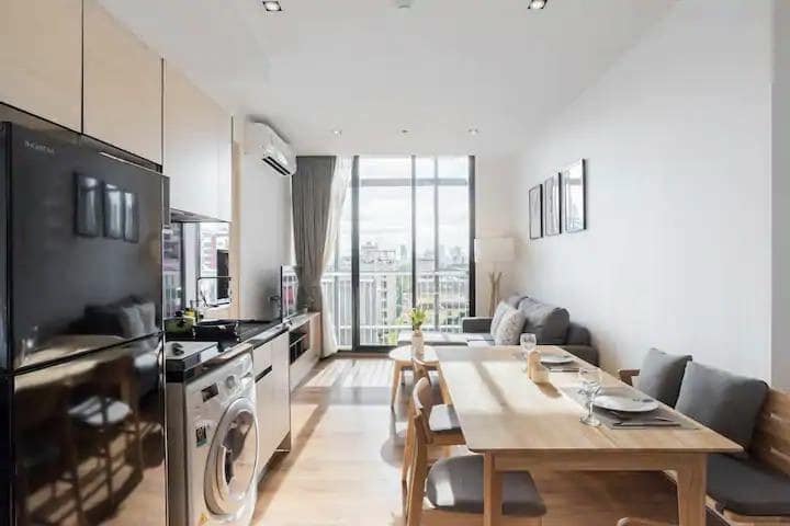 2 Bedroom Condo For Sale in Khlong Tan, Khlong Toei, Bangkok - Image 2