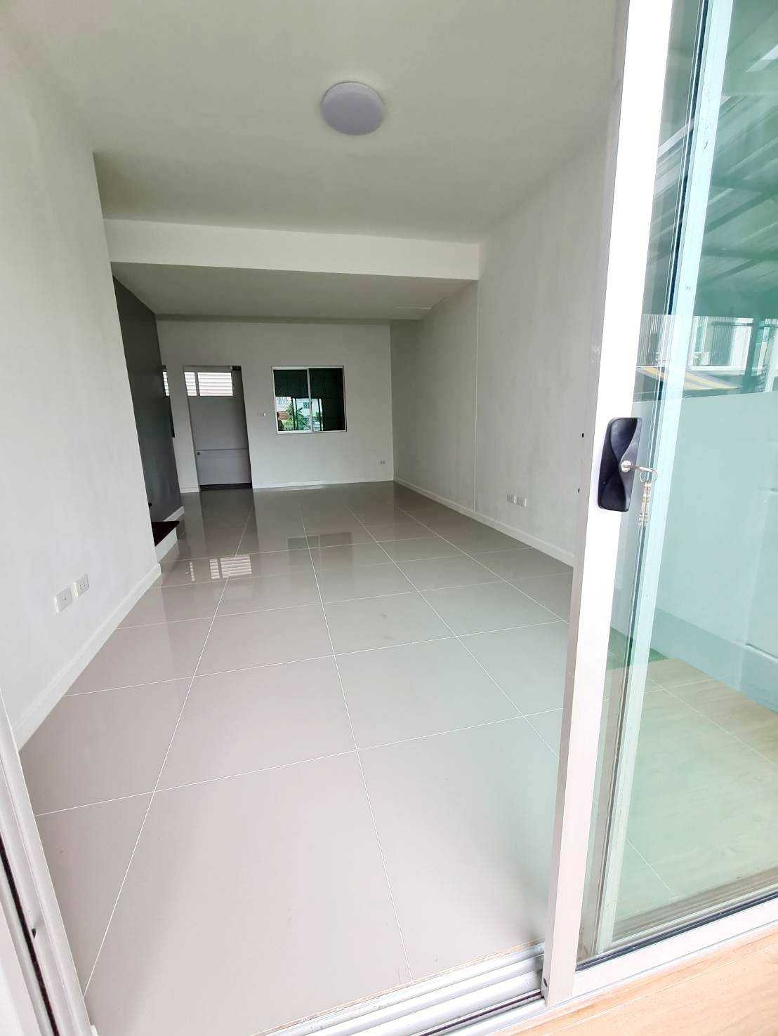 3 Bedroom Townhouse For Sale in Bang Kaeo, Bang Phli, Samut Prakan - Image 2