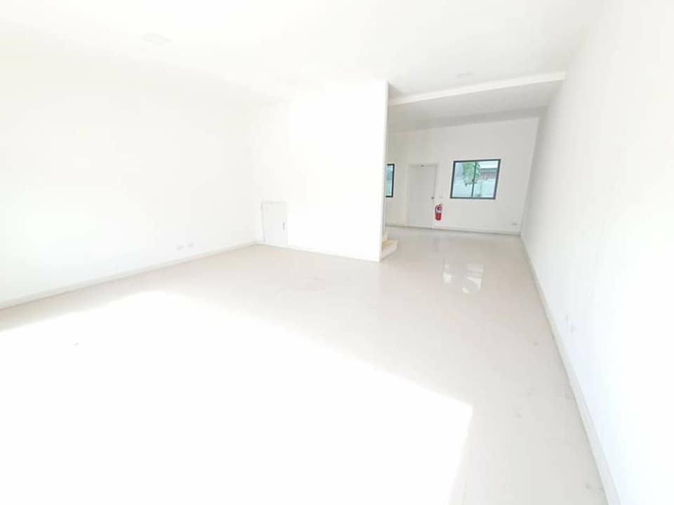 3 Bedroom Townhouse For Sale in Racha Thewa, Bang Phli, Samut Prakan - Image 4