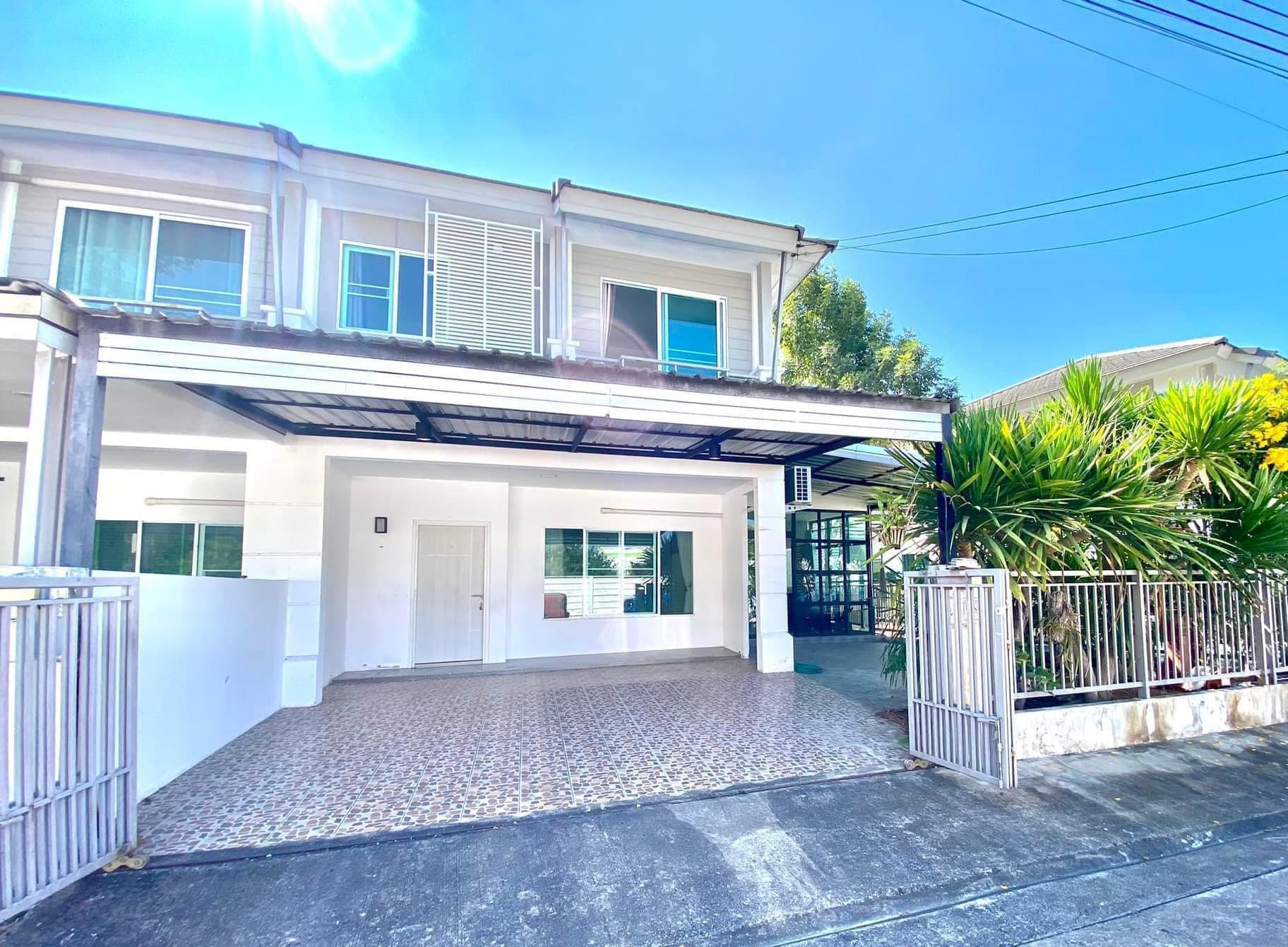 3 Bedroom Townhouse For Sale in Tha Sala, Mueang Chiang Mai, Chiang Mai - Image 1