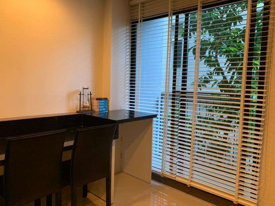 1 Bedroom Condo For Sale in Khlong Toei Nuea, Vadhana, Bangkok - Image 2