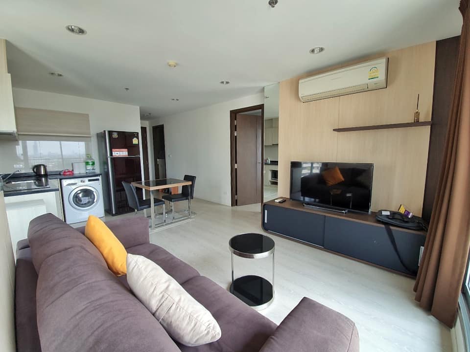 2 ห้องนอน คอนโด สำหรับเช่า ใน ทุ่งมหาเมฆ, สาทร, กรุงเทพมหานคร - Image 1