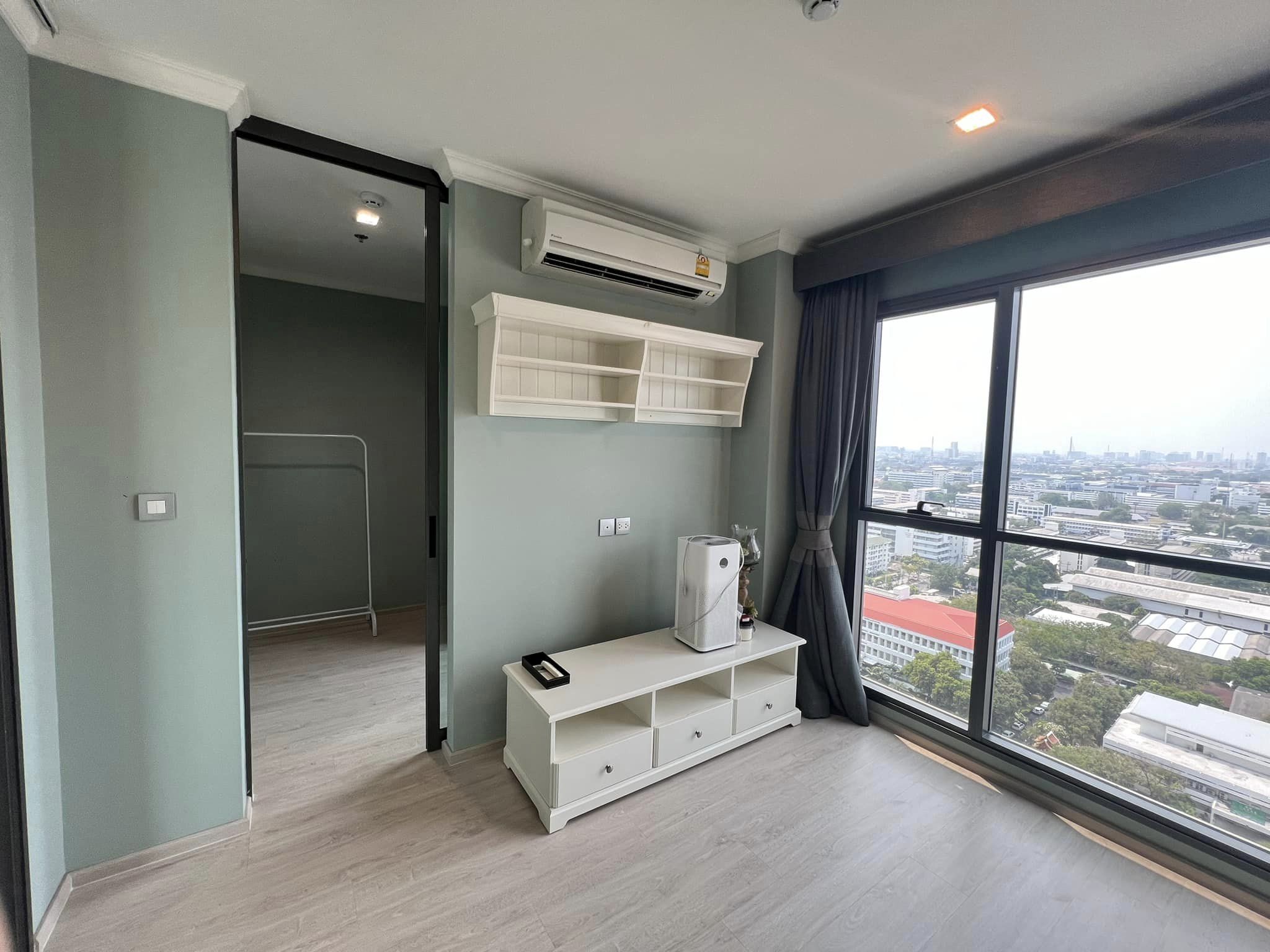 1 Bedroom Condo For Sale in Thanon Phaya Thai, Ratchathewi, Bangkok - Image 2