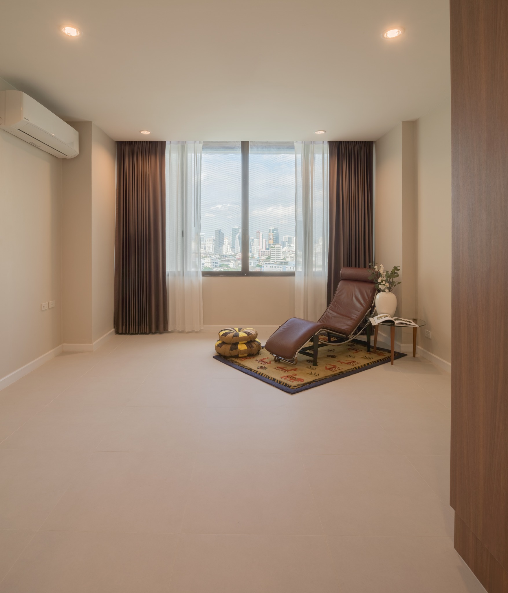 River House Condominium - Image 5