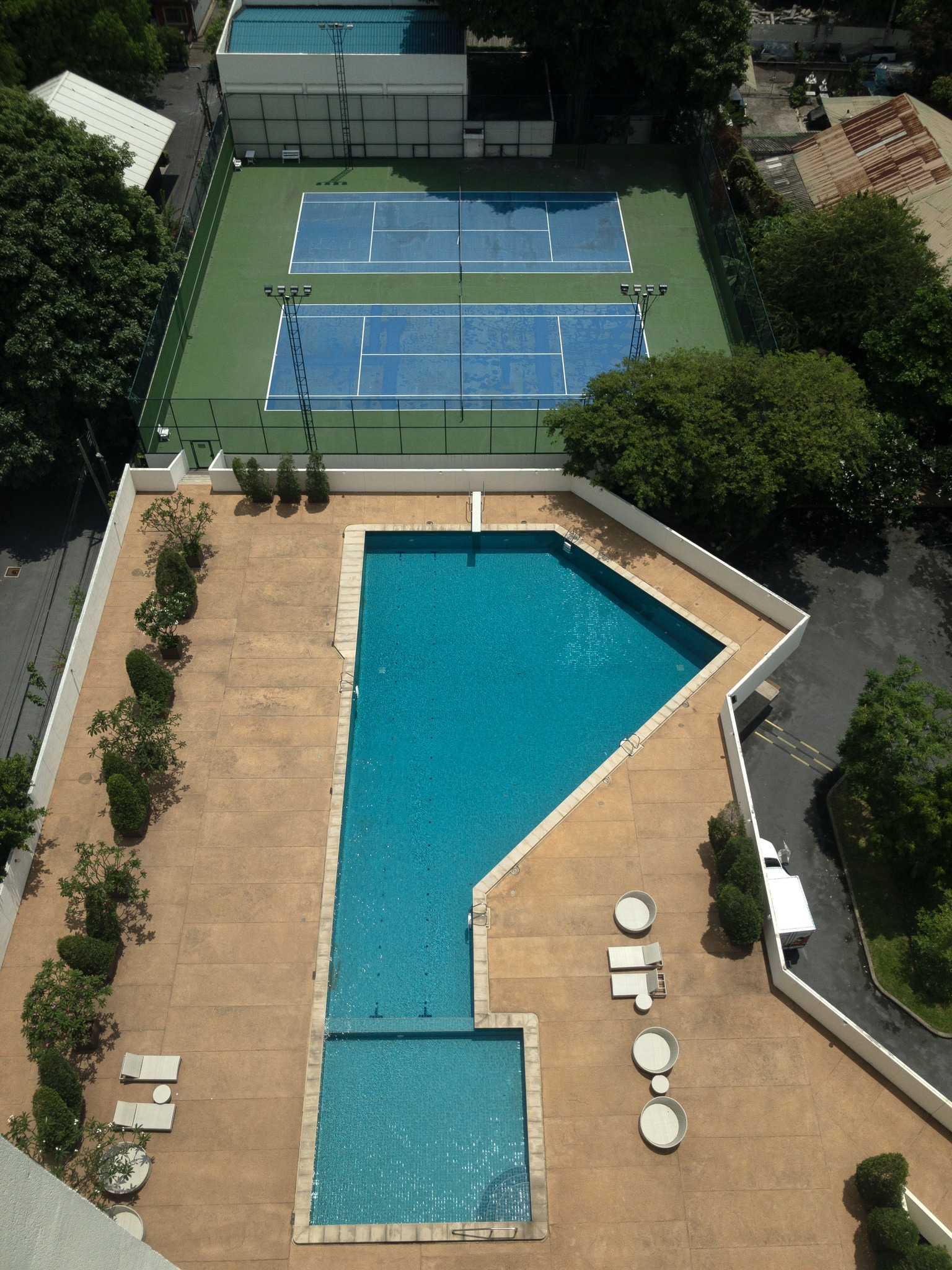 River House Condominium - Image 11