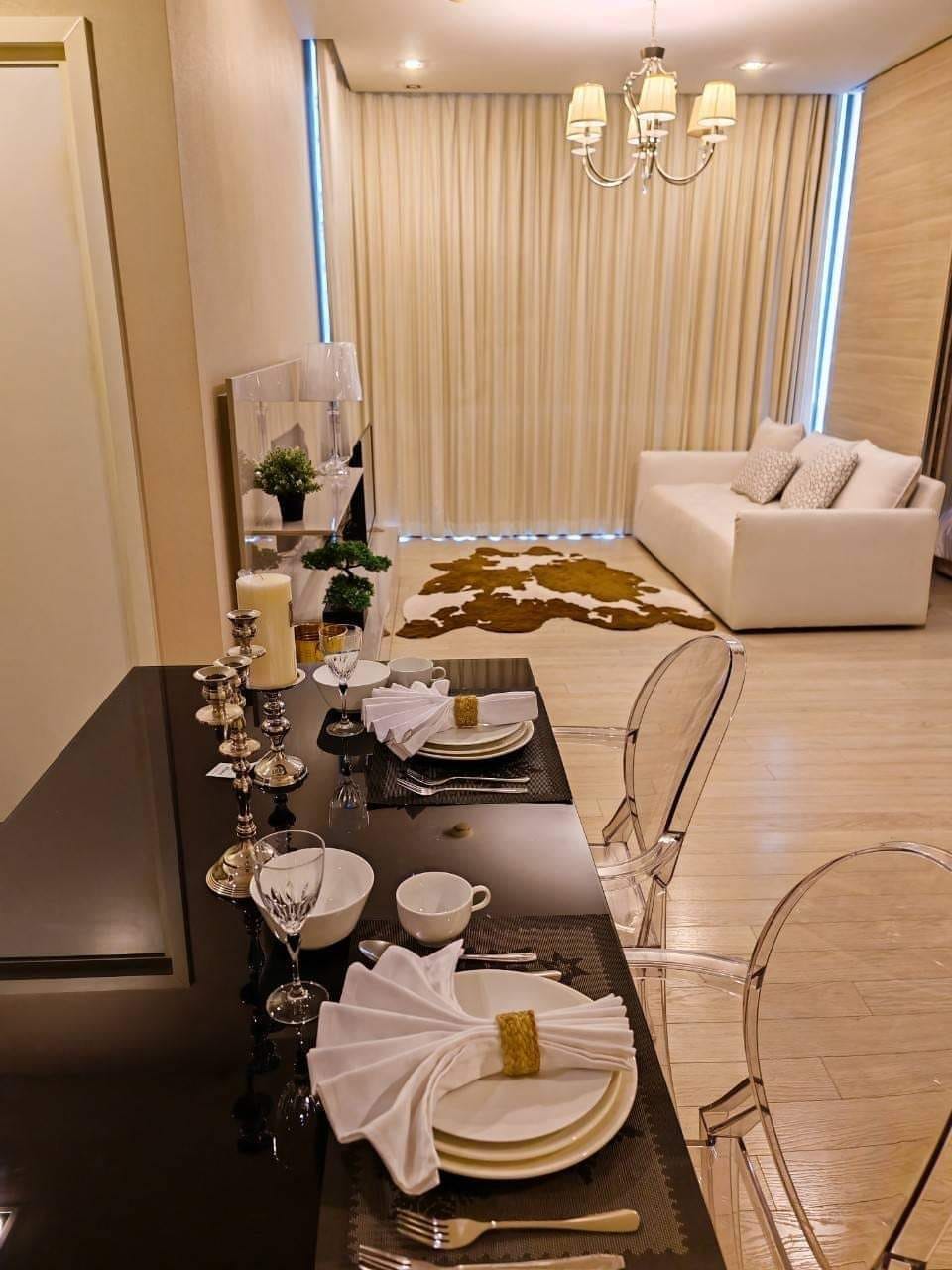 The Room Sukhumvit 21 - Image 12