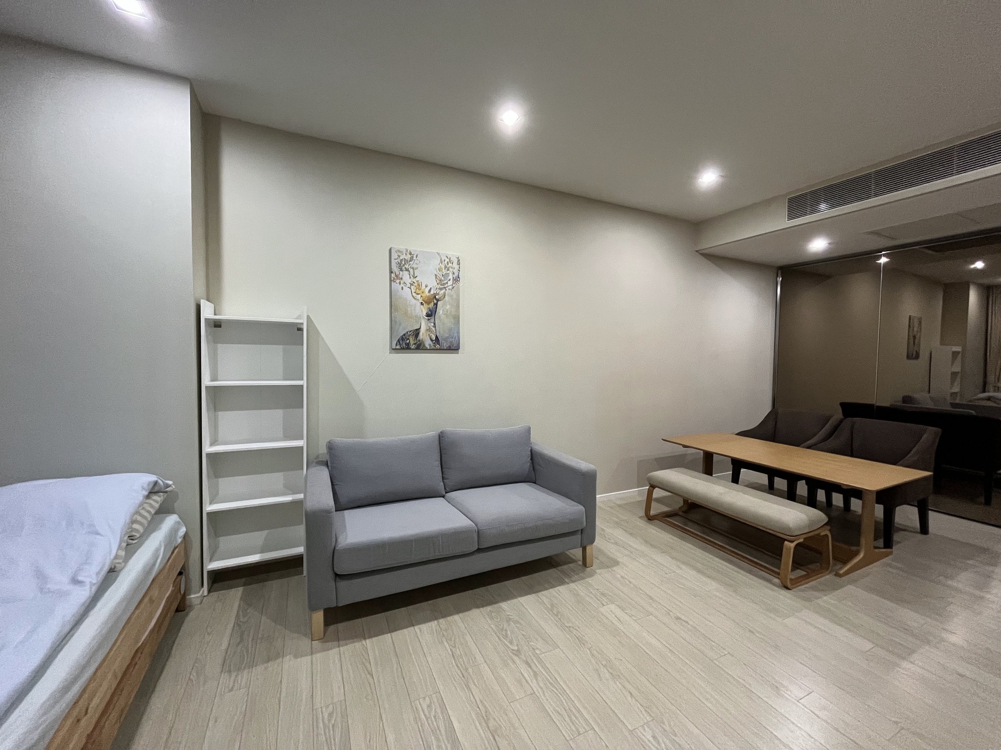 The Room Sukhumvit 21 - Image 2