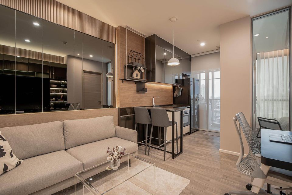 1 Bedroom Condo For Sale in Yan Nawa, Sathon, Bangkok - Image 1