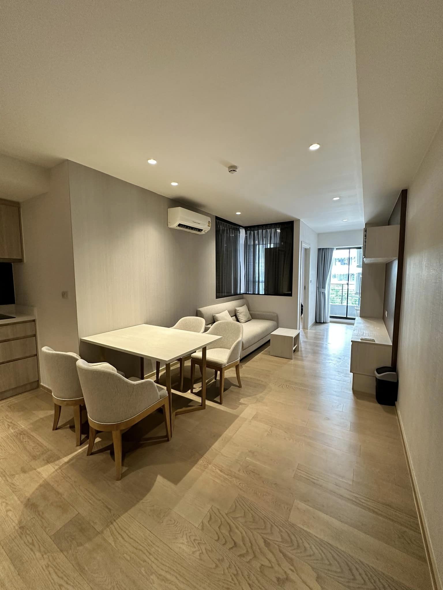 Runesu Thonglor 5 - Image 1
