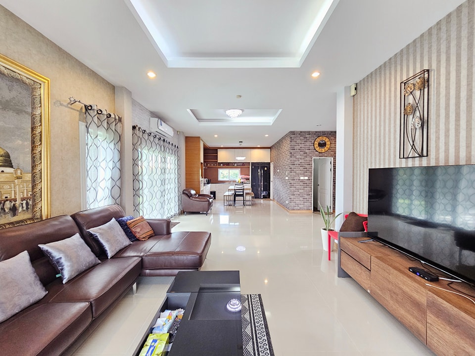 4 Bedroom House For Sale in Ban Waen, Hang Dong, Chiang Mai - Image 2