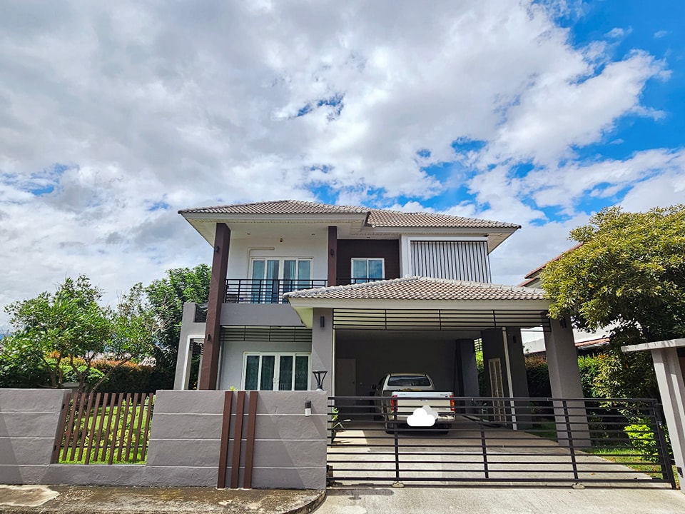 4 Bedroom House For Sale in Ban Waen, Hang Dong, Chiang Mai - Image 1