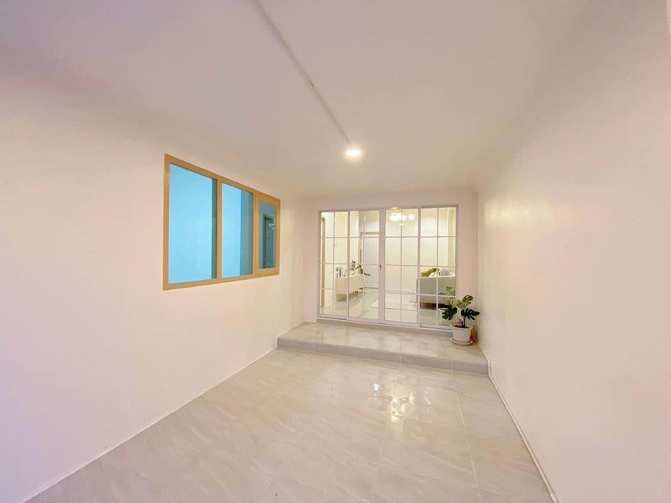 3 Bedroom Townhouse For Sale in San Sai Noi, San Sai, Chiang Mai - Image 5