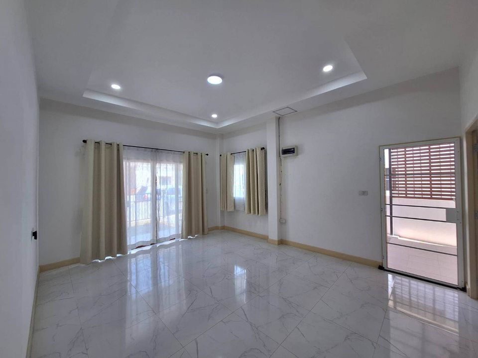 3 Bedroom House For Rent in Don Kaeo, Saraphi, Chiang Mai - Image 2