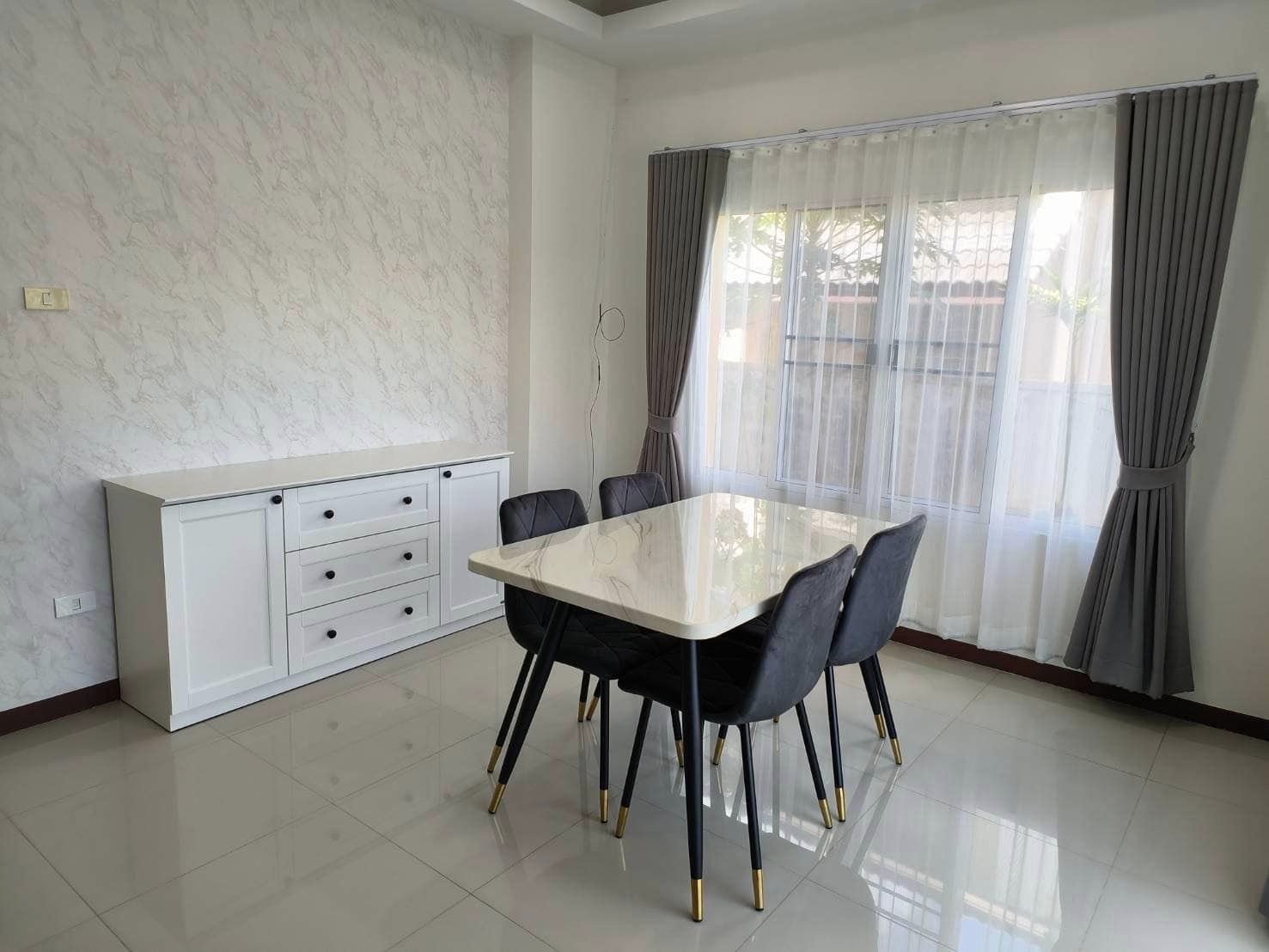 4 卧室 独立房屋  在  - Image 3