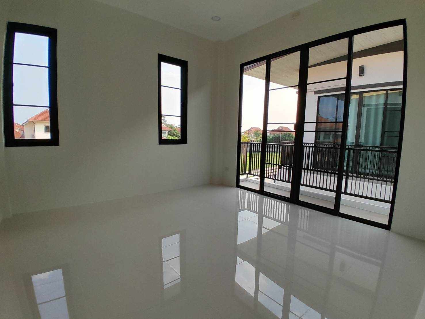 4 Bedroom House For Sale in San Sai Noi, San Sai, Chiang Mai - Image 2