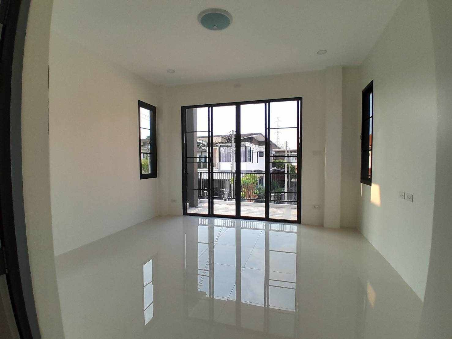 4 Bedroom House For Sale in San Sai Noi, San Sai, Chiang Mai - Image 3