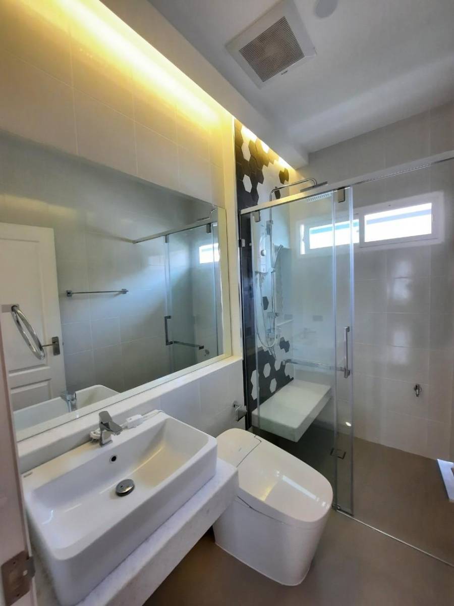 5 Bedroom House For Sale in Mae Hia, Mueang Chiang Mai, Chiang Mai - Image 18