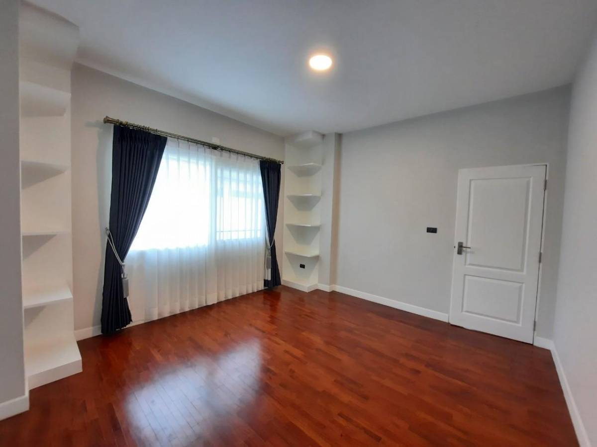 5 Bedroom House For Sale in Mae Hia, Mueang Chiang Mai, Chiang Mai - Image 11