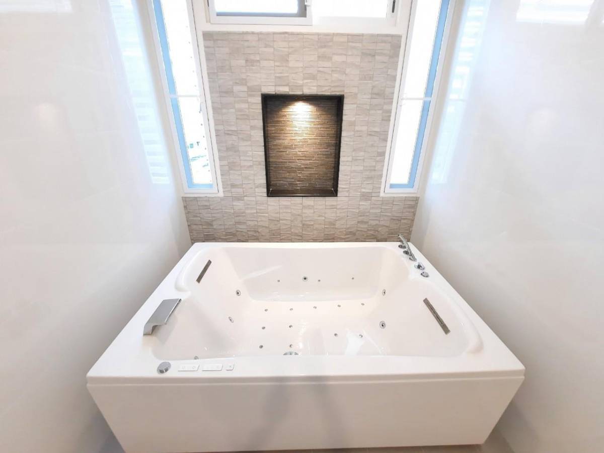 5 Bedroom House For Sale in Mae Hia, Mueang Chiang Mai, Chiang Mai - Image 15
