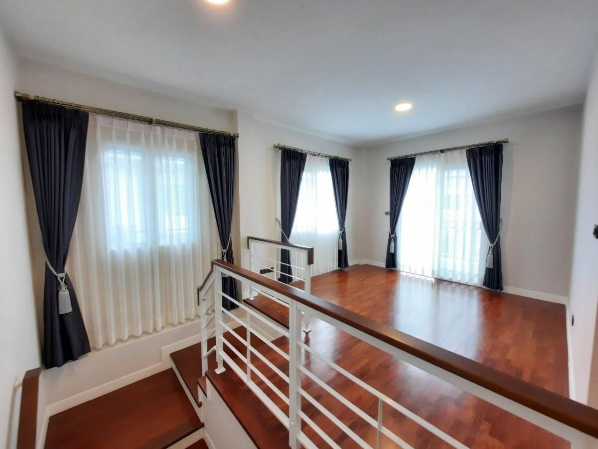 5 Bedroom House For Sale in Mae Hia, Mueang Chiang Mai, Chiang Mai - Image 12