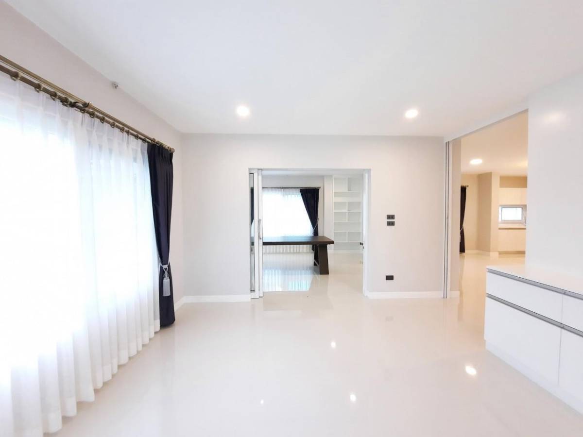 5 Bedroom House For Sale in Mae Hia, Mueang Chiang Mai, Chiang Mai - Image 7
