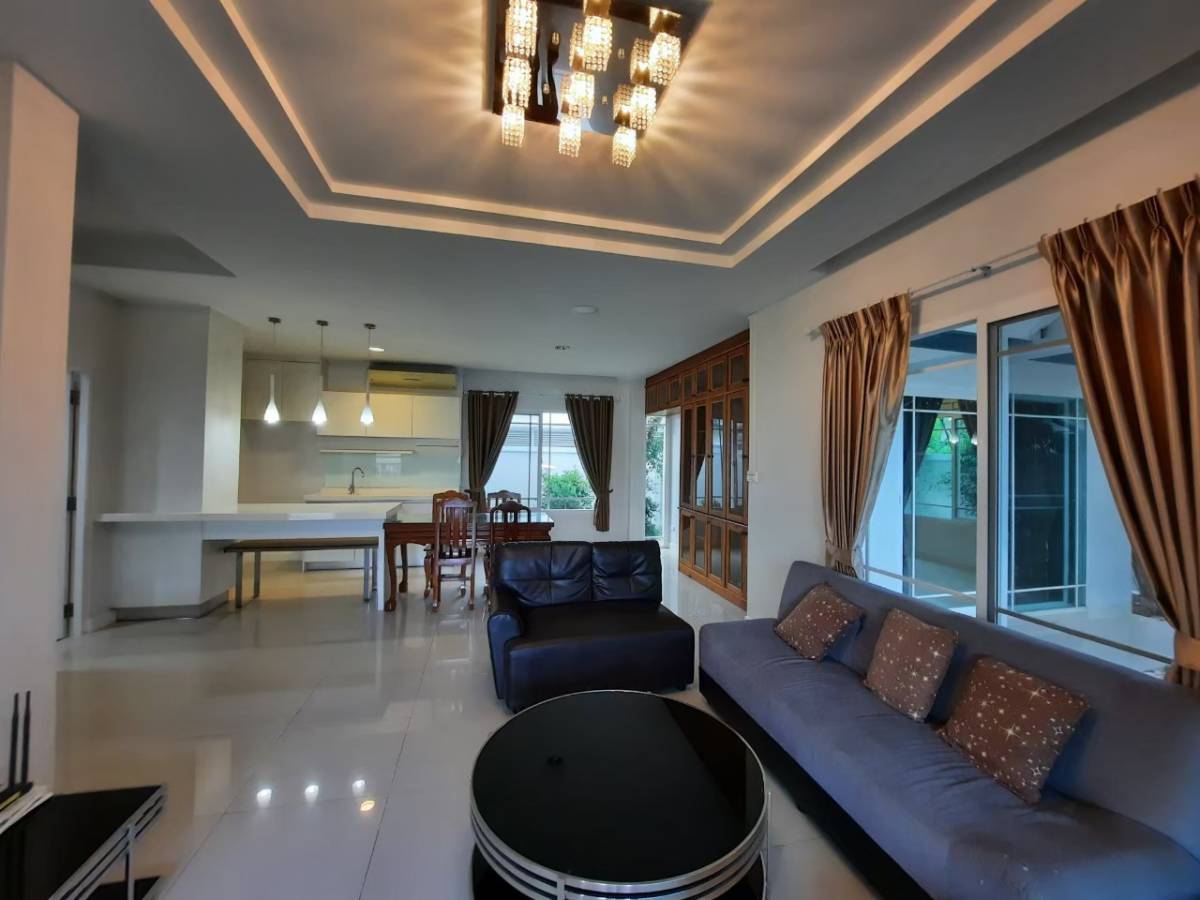 4 Bedroom House For Sale in Mae Hia, Mueang Chiang Mai, Chiang Mai - Image 2