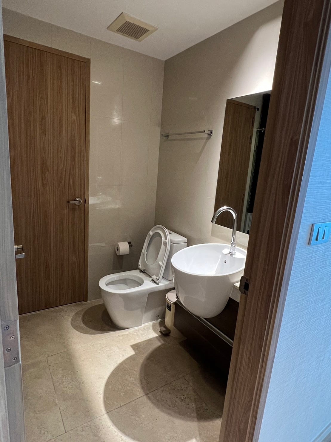 Skywalk Condominium - Image 7