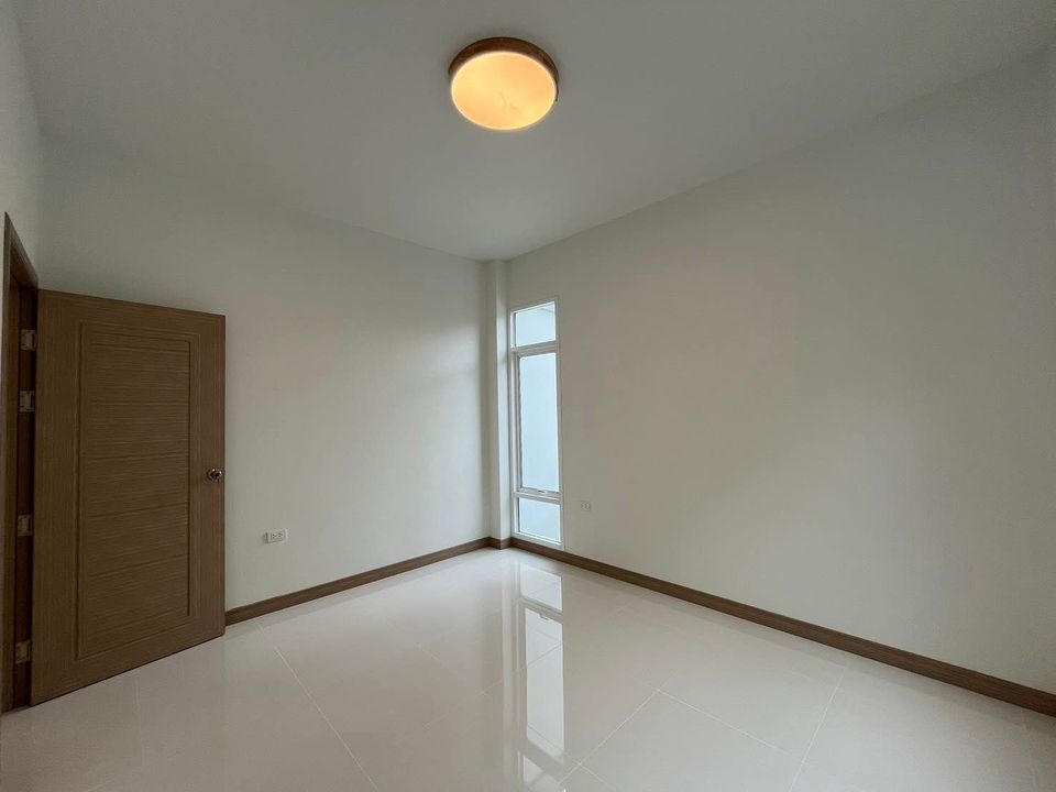 3 Bedroom House For Sale in Pa Phai, San Sai, Chiang Mai - Image 5