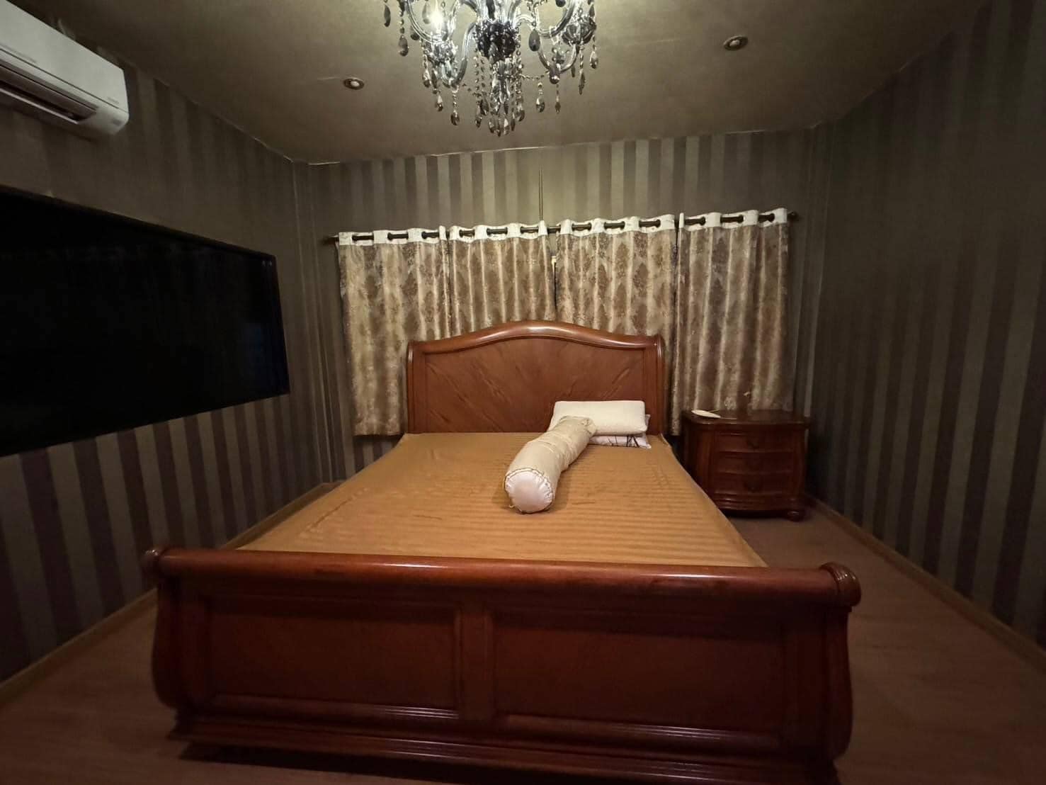 4 卧室 独立房屋  在  - Image 8