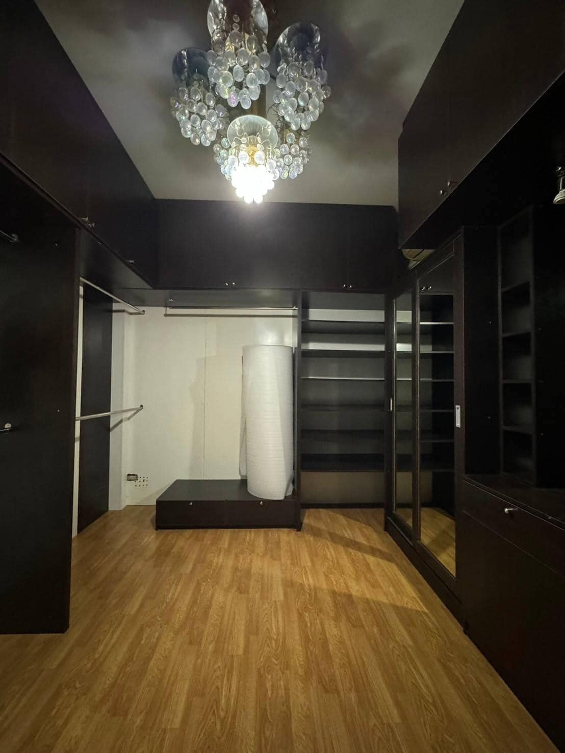 4 卧室 独立房屋  在  - Image 6