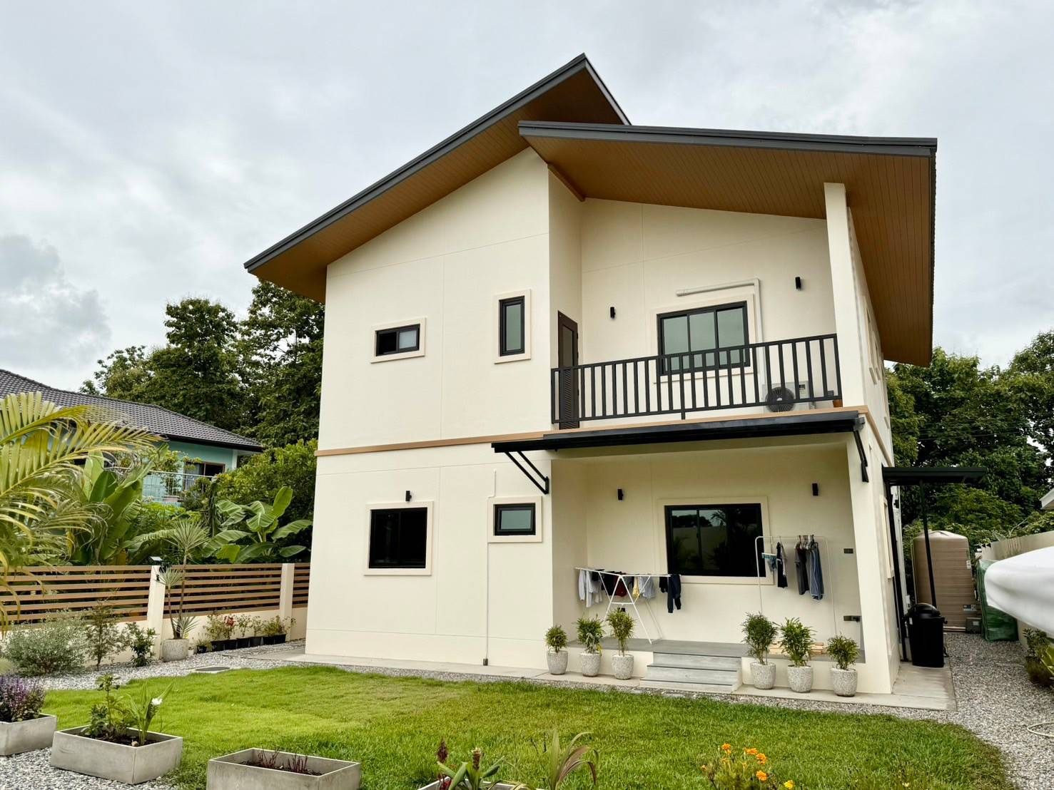 4 Bedroom House For Sale in San Phisuea, Mueang Chiang Mai, Chiang Mai - Image 2