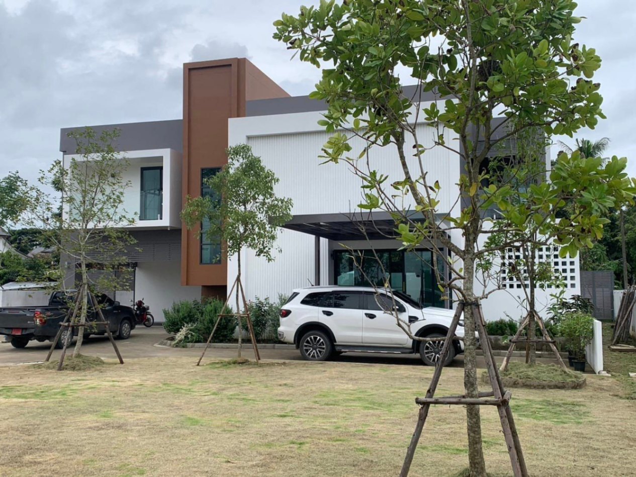 5 Bedroom House For Sale in Pa Phai, San Sai, Chiang Mai - Image 1