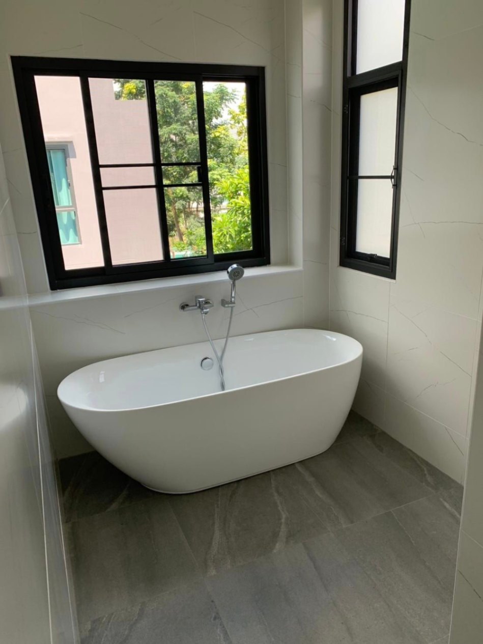 5 Bedroom House For Sale in Pa Phai, San Sai, Chiang Mai - Image 7