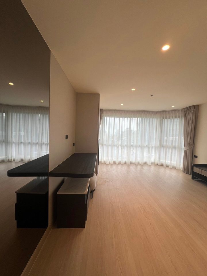 Sukhumvit Suites - Image 15