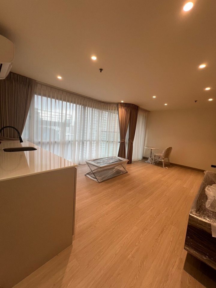 Sukhumvit Suites - Image 1