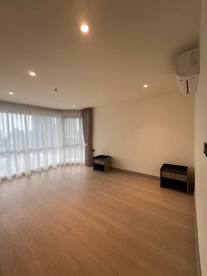 Sukhumvit Suites - Image 2