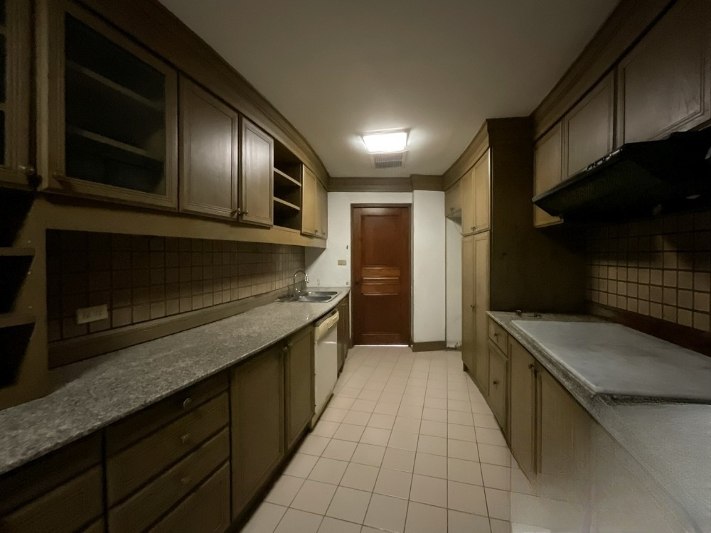 3 Bedroom Condo For Sale in Khlong Ton Sai, Khlong San, Bangkok - Image 7
