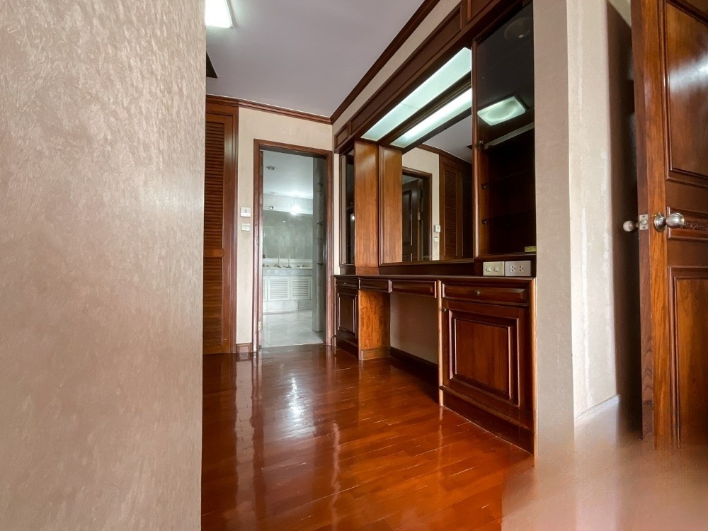 3 Bedroom Condo For Sale in Khlong Ton Sai, Khlong San, Bangkok - Image 6